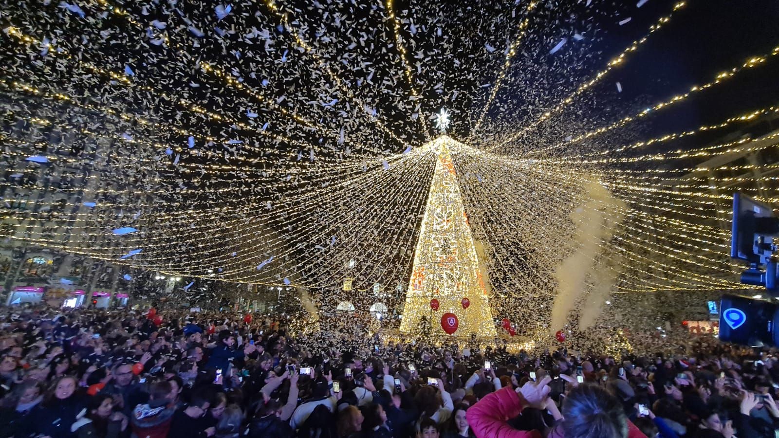 Así ha sido el encendido navideño en la ciudad de León