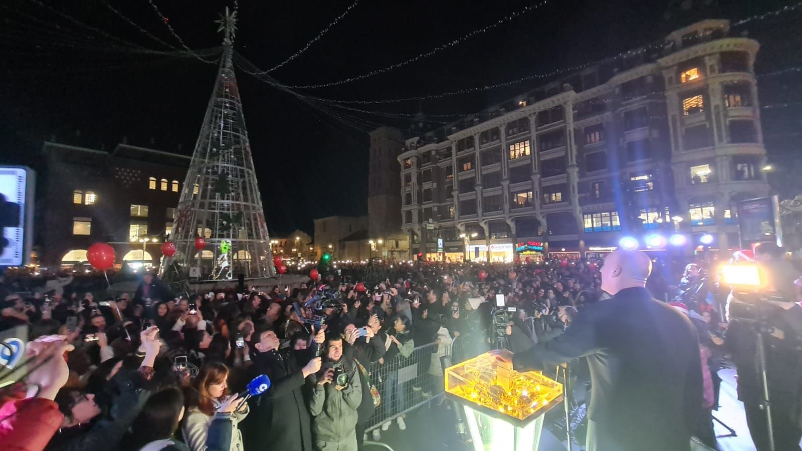 Así ha sido el encendido navideño en la ciudad de León