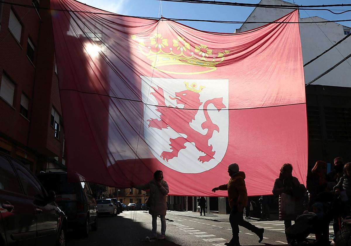 Imagen principal - Imágenes del recibimiento en La Palomera.