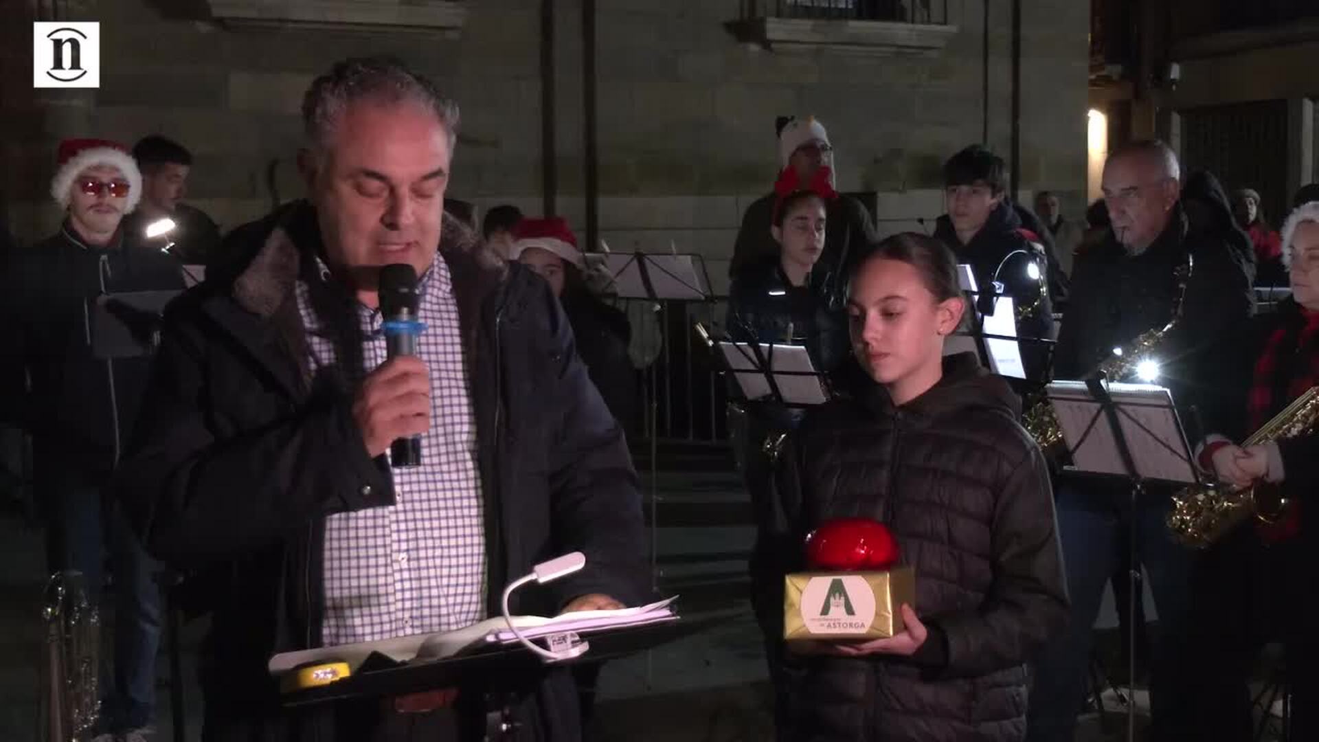 Astorga da la bienvenida a la Navidad con el encendido oficial de sus luces