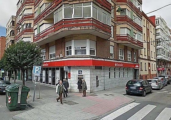 Oficina del Banco Santander en el barrio leonés del Crucero.