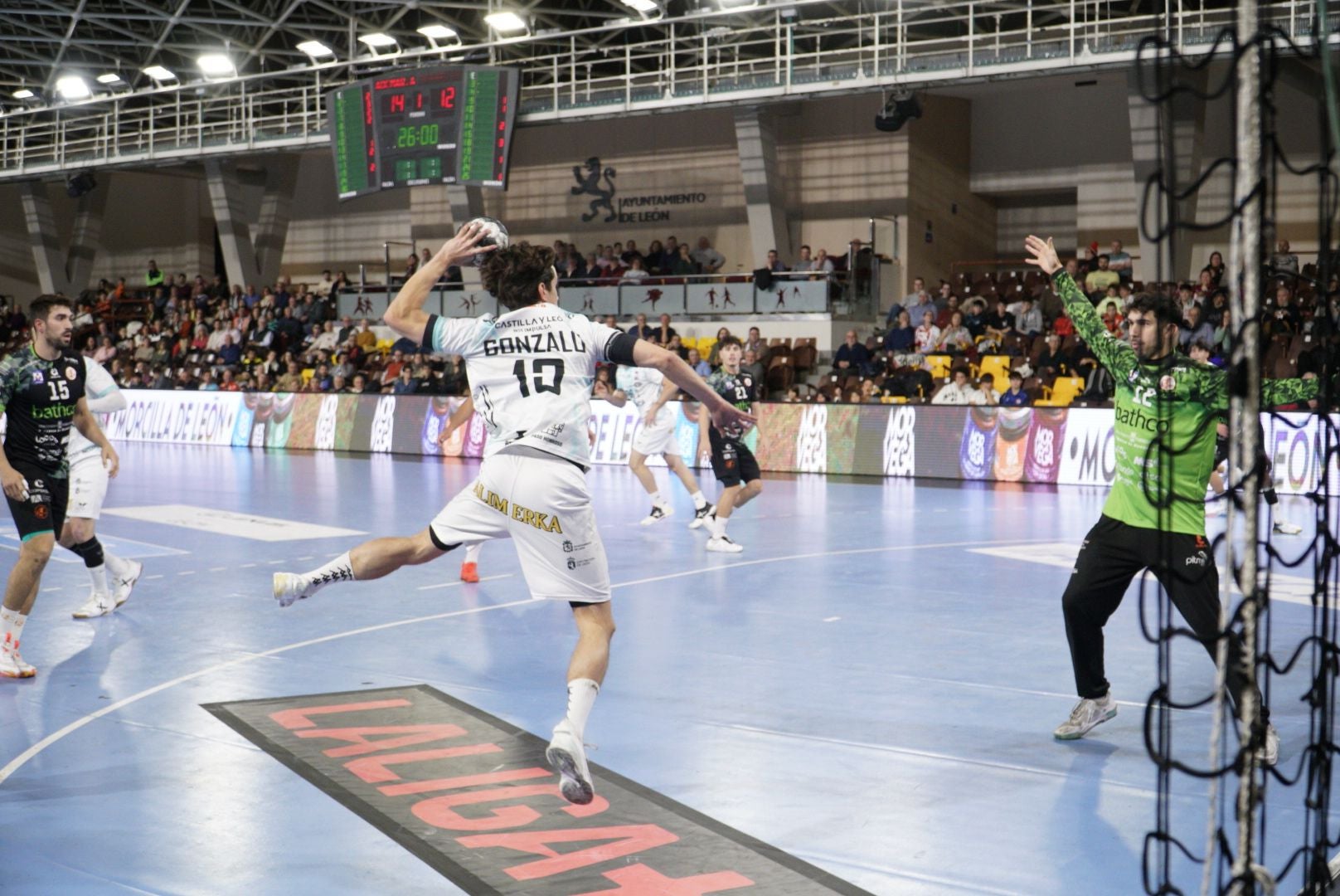 Las mejores imágenes del Abanca Ademar - Torrelavega