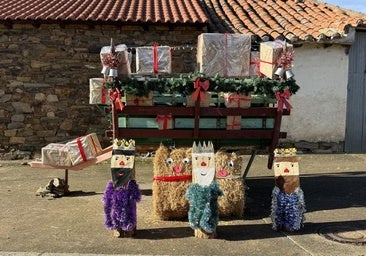 La Navidad más artesanal de un pueblo de León que decora sus calles con rollos de paja