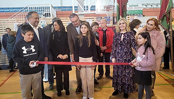 La Octava Feria Agroalimentaria de Sariegos abrió sus puertas con una gran afluencia de público