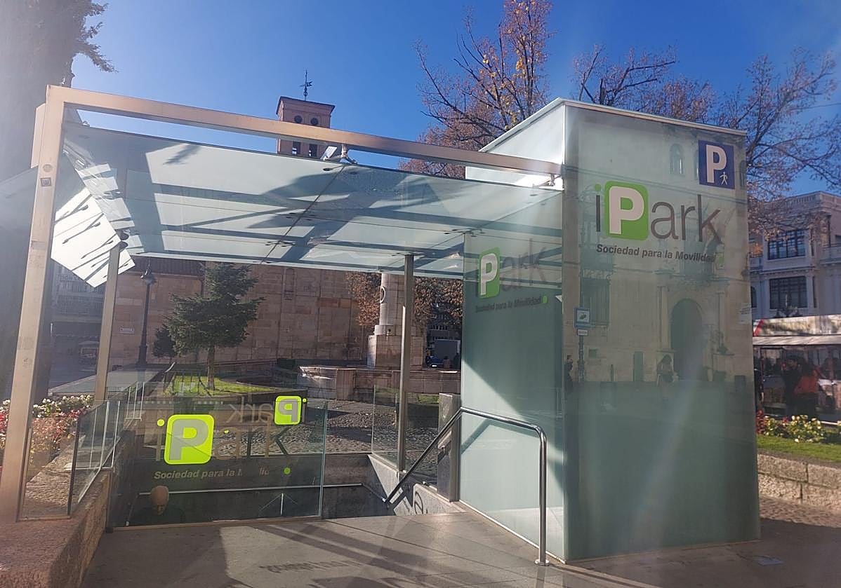 Cambio en las pegatinas de entrada al parking.