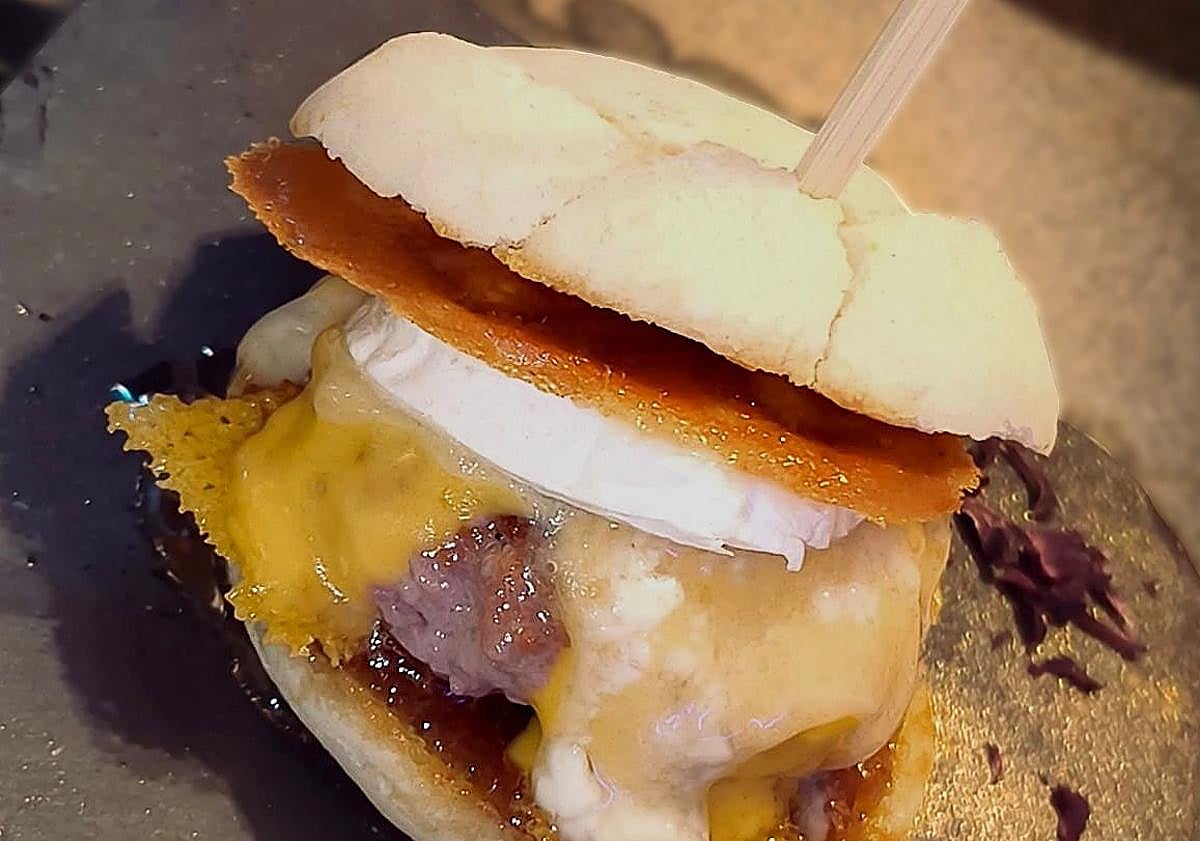 Imagen principal - Aperitivo de Los Rubios (arriba), de Vayco (abajo izquierda) y de Leña al Mono (abajo derecha). 