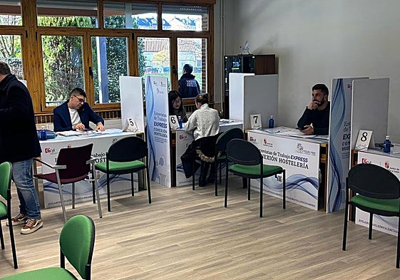 Imagen de las entrevistas exprés reralizadas en León.