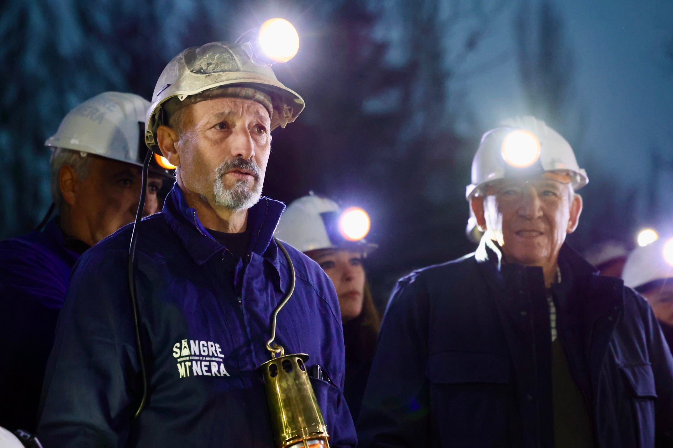 Las imágenes de la primera procesión nocturna en honor a santa Bárbara en La Robla