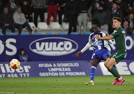 Un instante del partido en el Toralín.