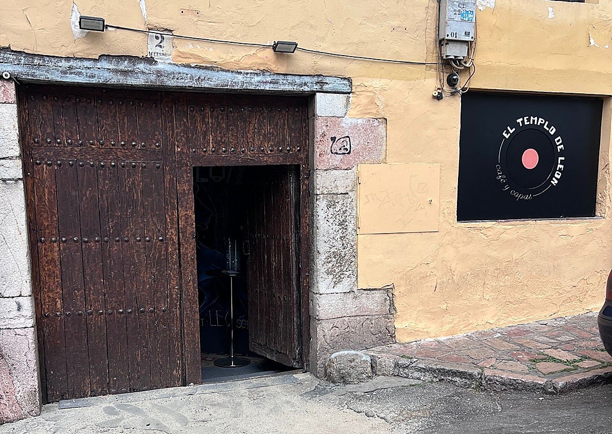 Imagen secundaria 1 - «El Templo de León» interior