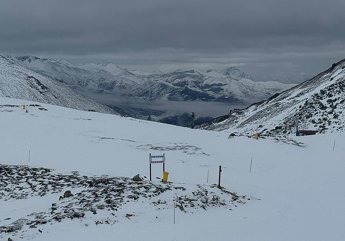 Zona alta de la estación de San Isidro, en León.