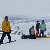 Los primeros esquiadores en San Isidro.