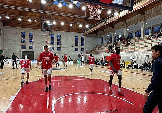 Un instante del calentamiento en Azpeitia.