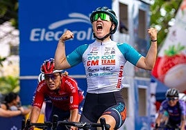 Imagen de una ciclista del Eneicat.