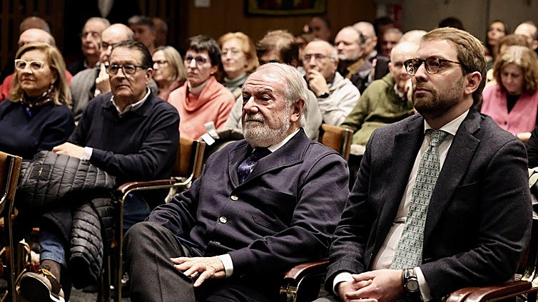 Mayor Oreja llama en León a «la acción» ante «un proceso de mutación constitucional y ruptura nacional»