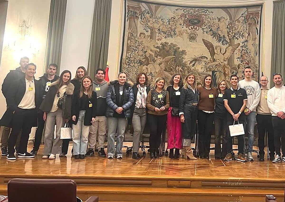 Imagen secundaria 1 - Estudiantes de León y Oviedo participan en una simulación empresarial