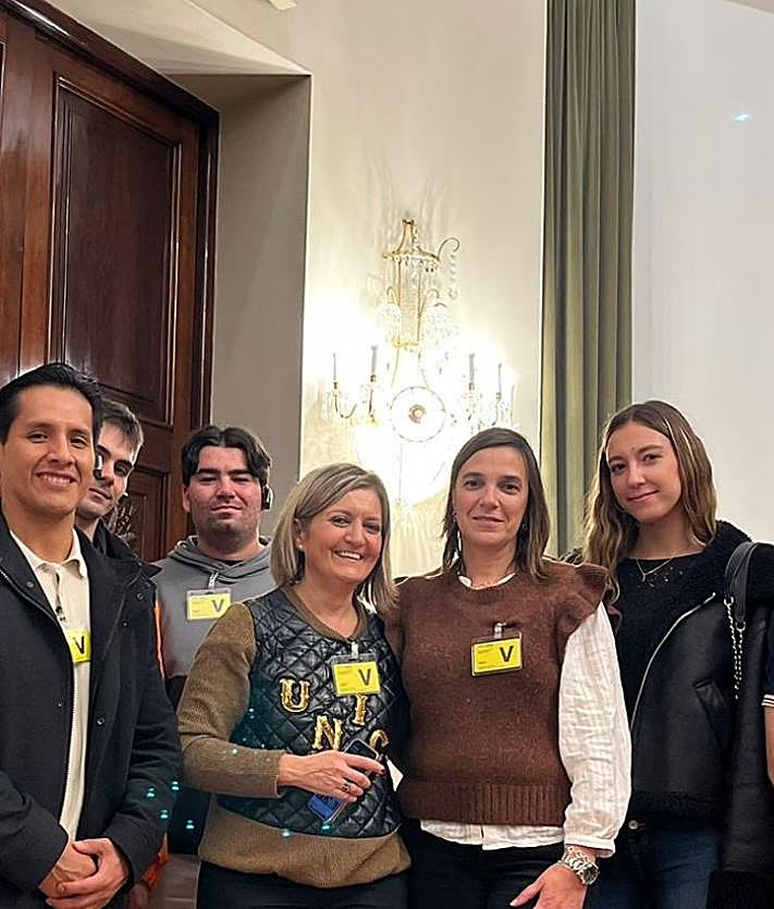 Imagen secundaria 2 - Estudiantes de León y Oviedo participan en una simulación empresarial