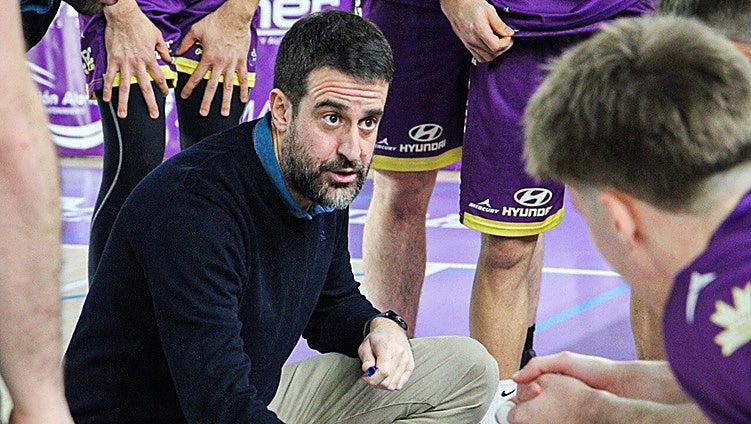 El entrenador del Valladolid carga contra la dureza de la Cultural: «Eso no es baloncesto»