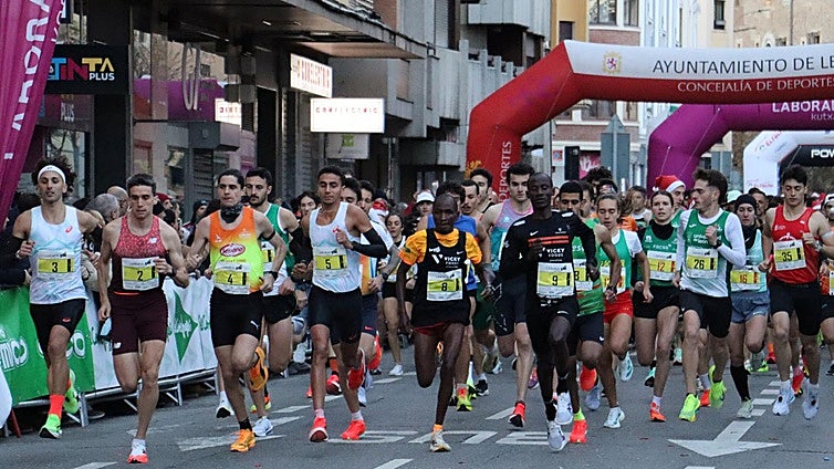 Fernando Carro y Marta García vuelan en la San Silvestre de León 2025