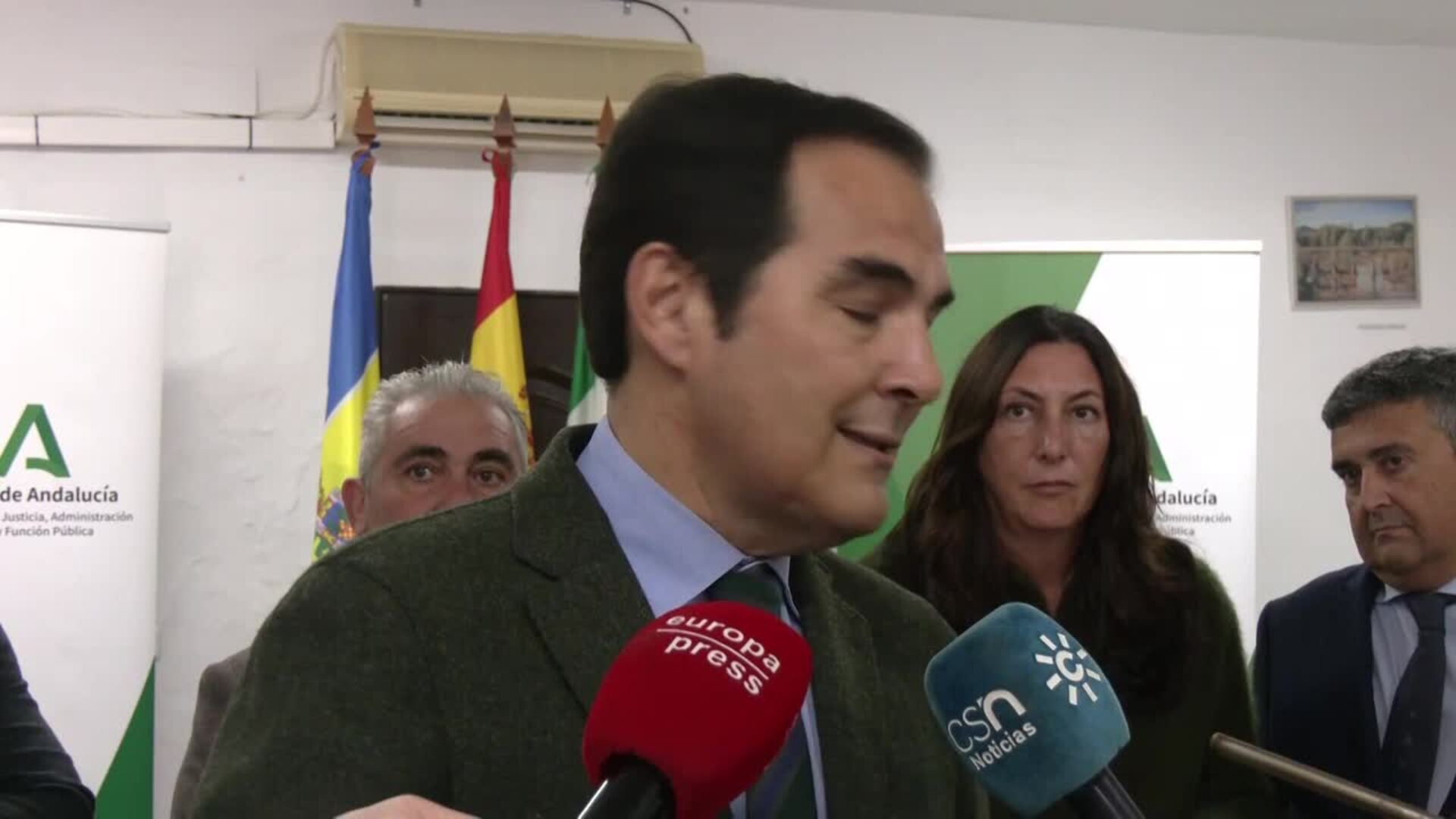 Nieto pide a Montero que "cuando venga a Andalucía deje de mentir" y que "cumpla su obligación"