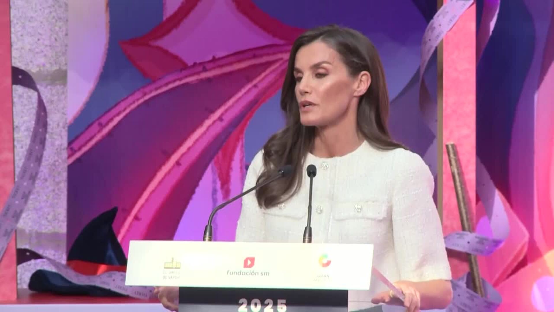 La reina Letizia preside la 47ª edición de los Premios El Barco de Vapor y Gran Angular