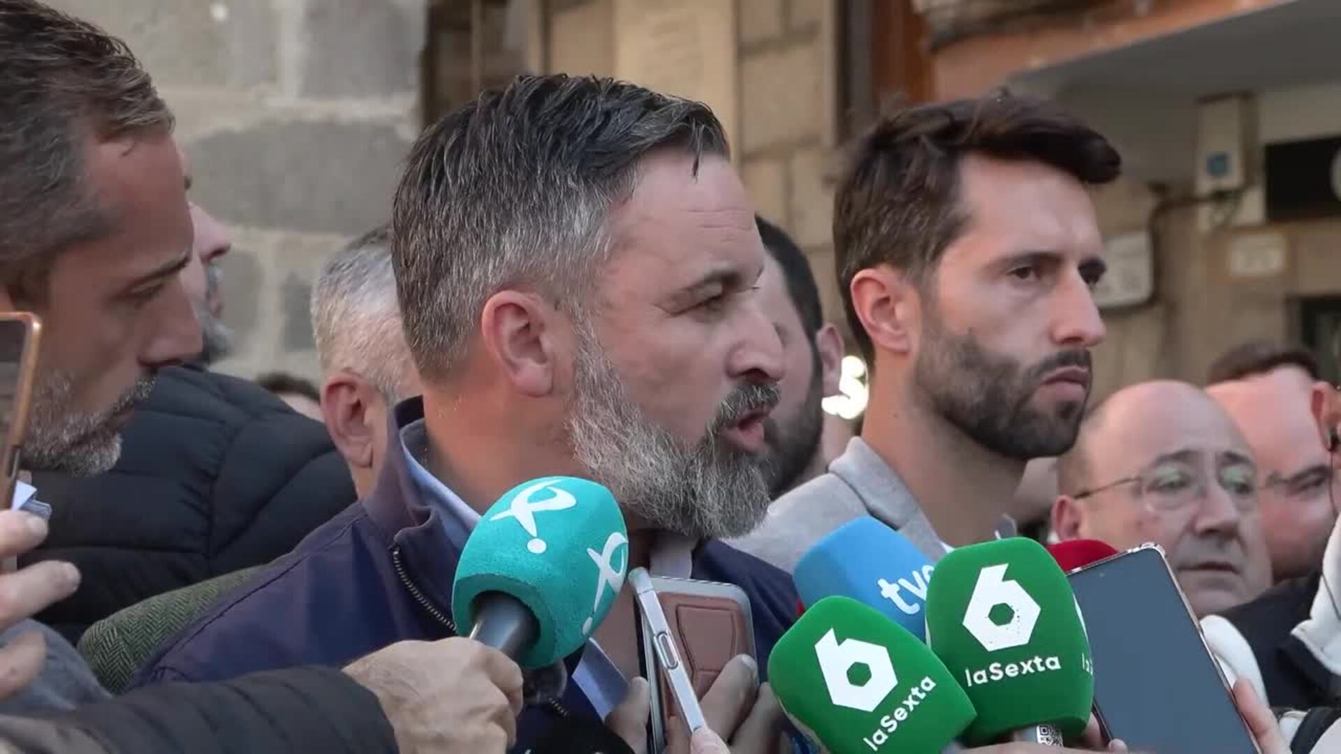 Abascal cree que Feijóo con la dimisión de Mazón da "un chivo expiatorio" a Sánchez