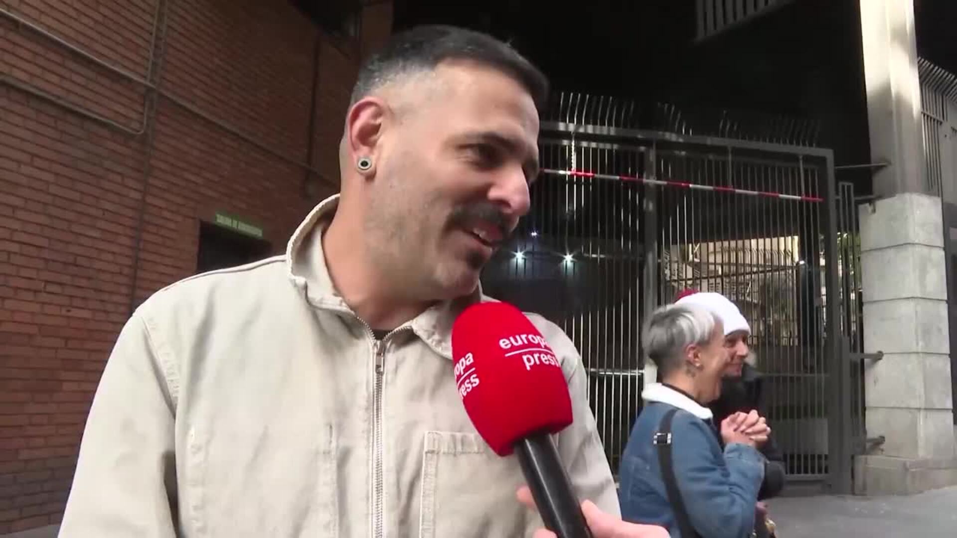 Ciudadanos confían en Doña Manolita para la Lotería de Navidad: "Lo necesitamos"