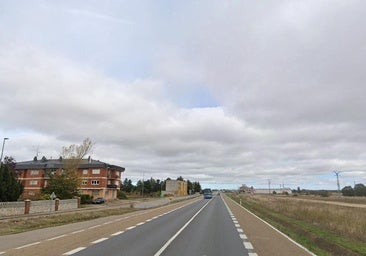 Un hombre atrapado en un choque frontal en Villadangos del Páramo