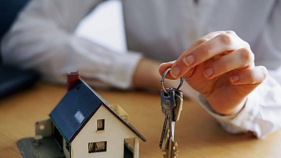 El precio de compra de vivienda es cuatro veces más caro en León que en el municipio más barato