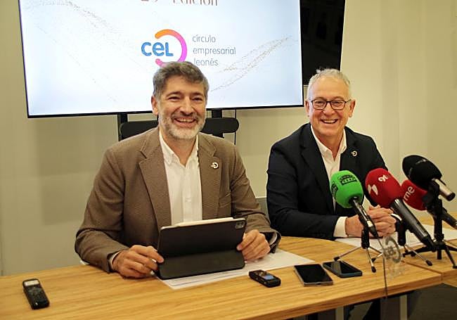 Responsables del Cel en la presentación del premio.