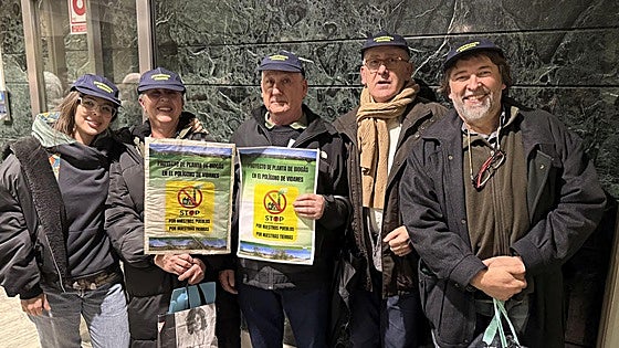 EslaVida frente a la planta de biogás de Vidanes: «No lo querríamos ni para nuestro peor enemigo»