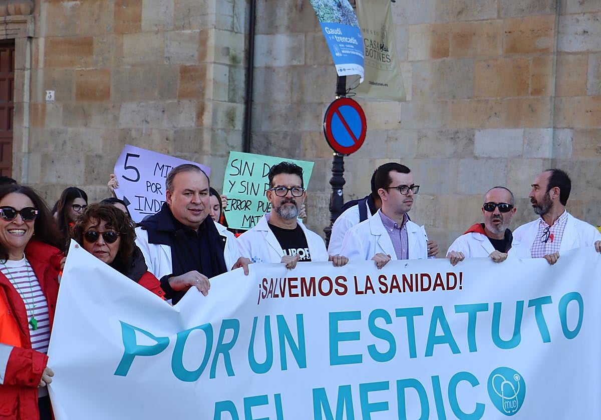 Imagen secundaria 1 - Fin a una semana de paro médico en León: 2.000 consultas canceladas al día y rearmados para marzo