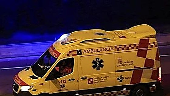 Dos jóvenes de 28 y 27 años heridos en el vuelco de un turismo en Villarejo de Órbigo