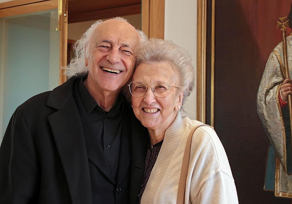 Amancio Prada con Margarita Morais.