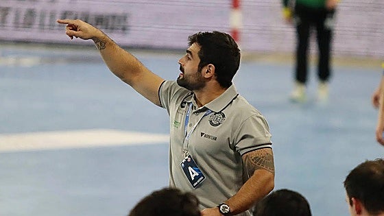 Luis Puertas: «Lo único que quiero es ayudar al Ademar a crecer»