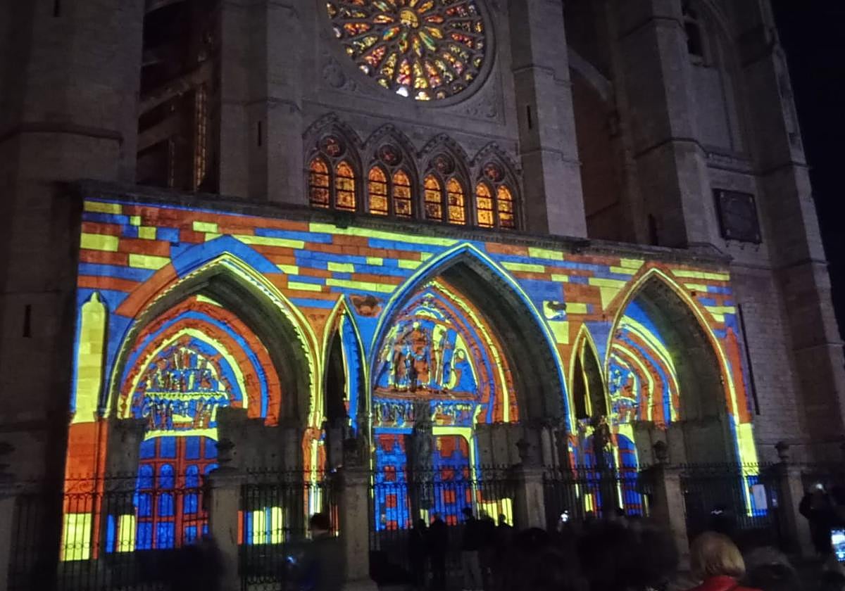 Leon Katedrali'nin yeniden renkleneceği beş gece