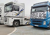 Los transportistas de León anuncian movilizaciones tras llevar «todo el mes trabajando a pérdidas»