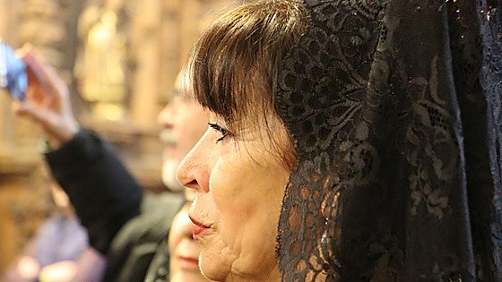 Los herederos al trono de Libia procesionan en León