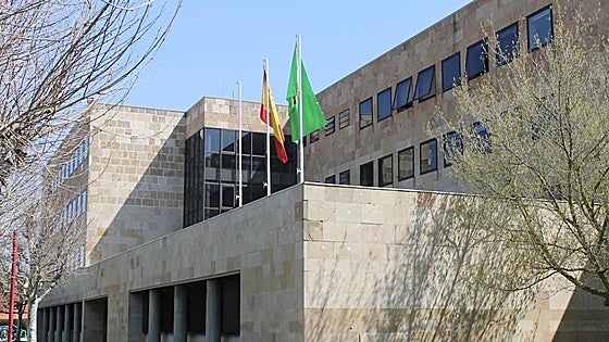 Un directivo de Google, la expresidenta de Constitucional y un experto en ciberseguridad se unen en León