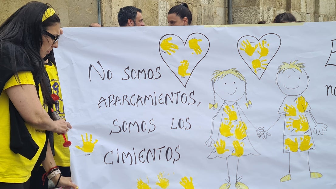 Las imágenes de la concentración por las mejoras laborales en la ...