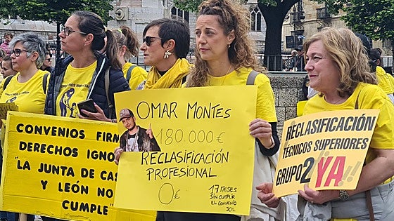 Las imágenes de la concentración por las mejoras laborales en la educación de 0 a 3 años en León