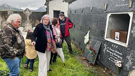 La memoria histórica llega a Casares de Arbas para inhumar los restos de dos fallecidos durante la Guerra Civil