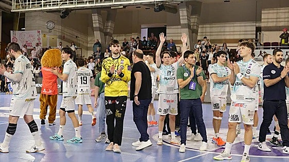 El récord de Gonzalo, la sexta plaza y la rivalidad autonómica, los focos del Ademar-Atlético Valladolid