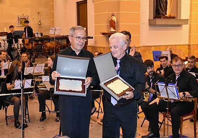 Homaneje a Jacinto Rodríguez Baza (izquierda) y otros músicos de la banda municipal coyantina.