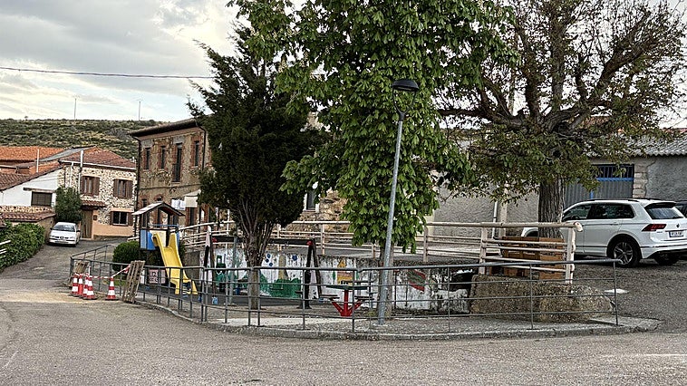 El «peligroso» parque infantil de un pueblo de León llega al Procurador del Común