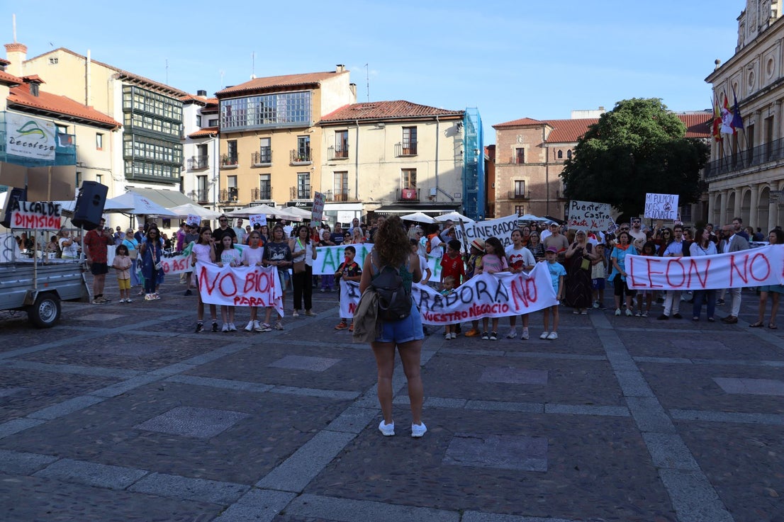 Las imágenes de la manifestación por la planta de biomasa en León