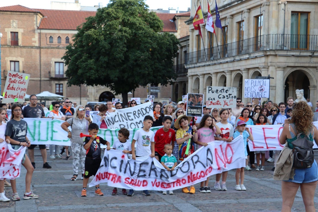 Las imágenes de la manifestación por la planta de biomasa en León
