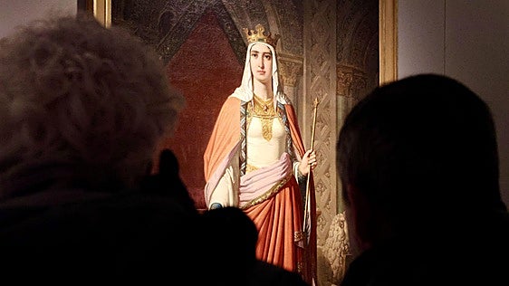 Urraca desata pasiones en León: la exposición 'Reina ella' bate récords con 30.000 visitantes