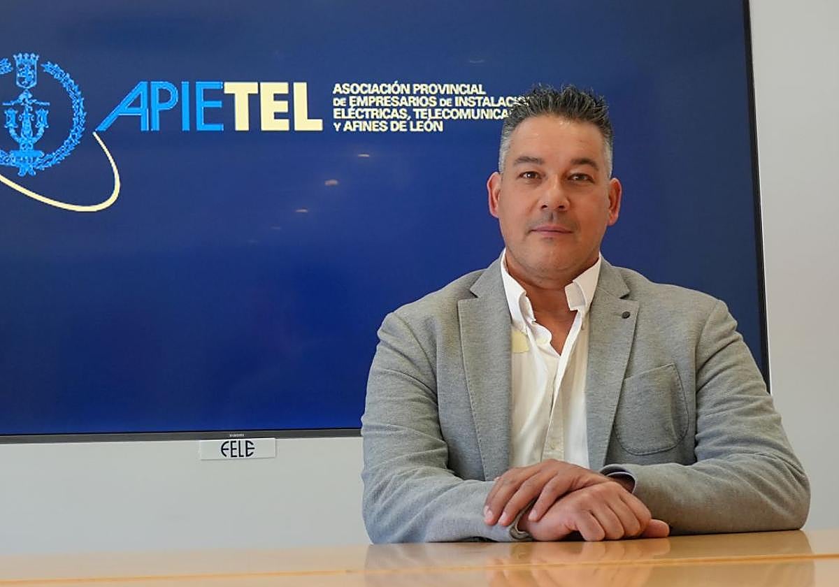 Ángel Martínez García, elegido por aclamación nuevo presidente de Apietel