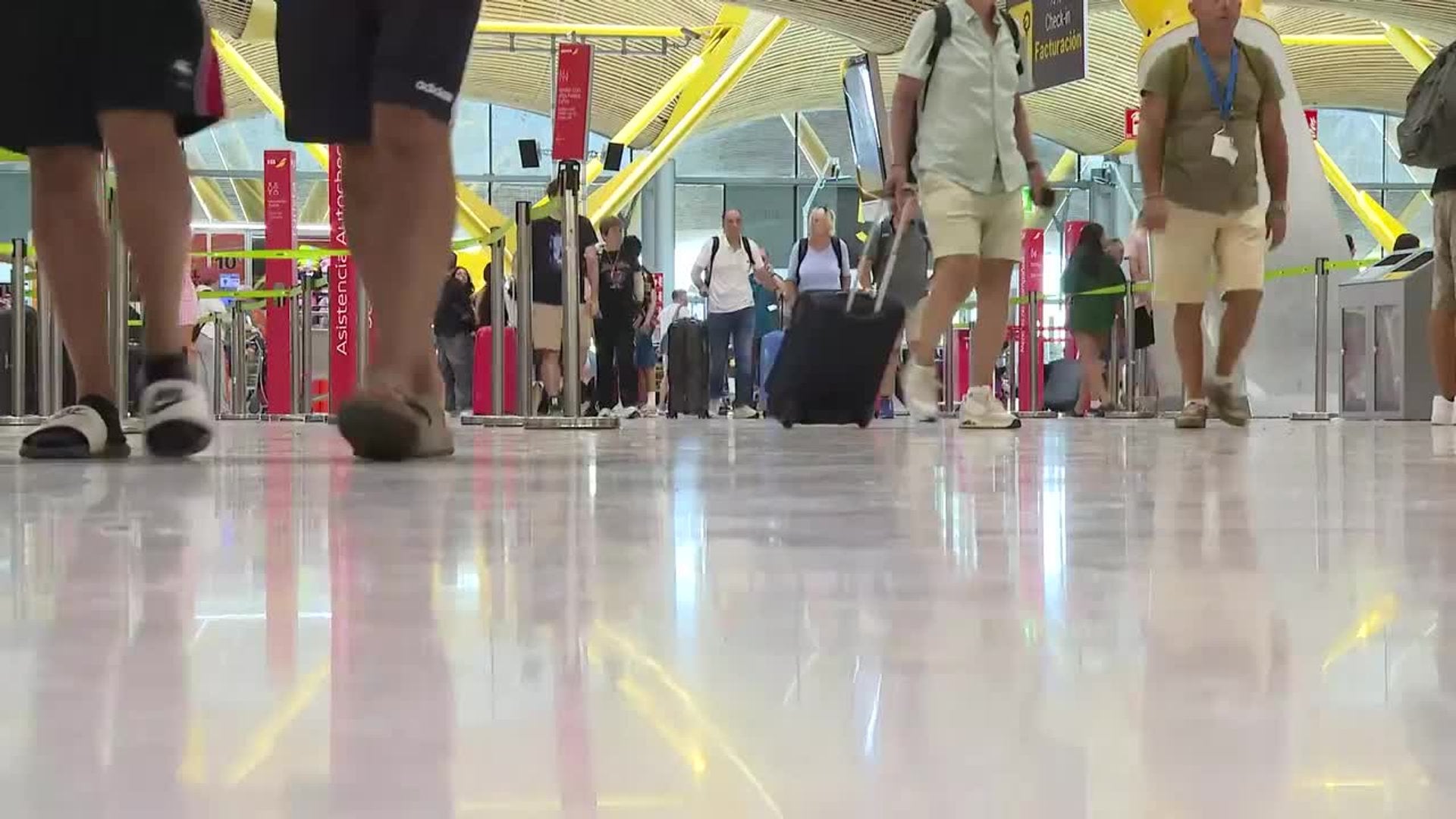 Ciudadanos arrancan las vacaciones de la segunda quincena de agosto desde Barajas